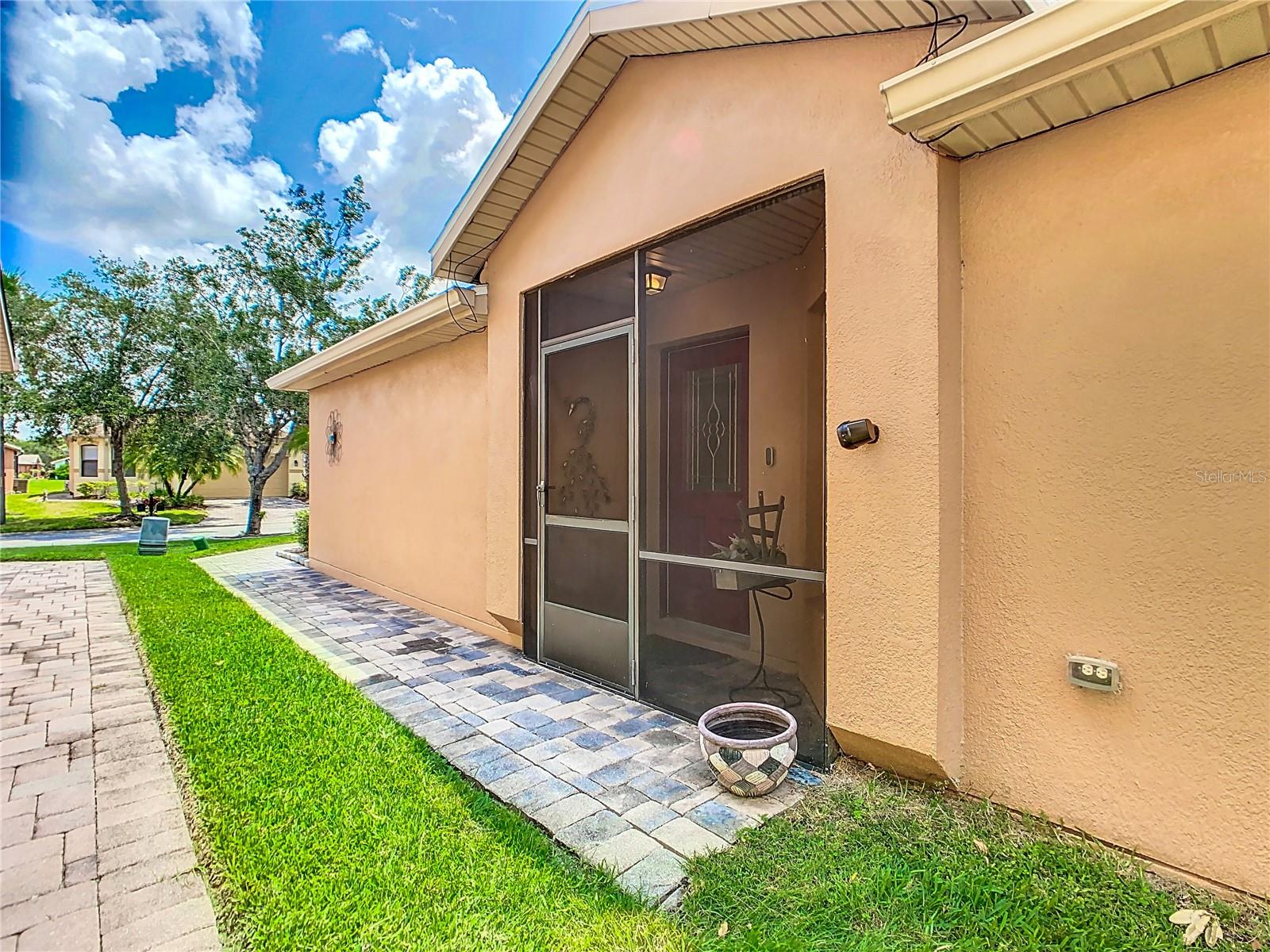 112 GRAND CANAL DR