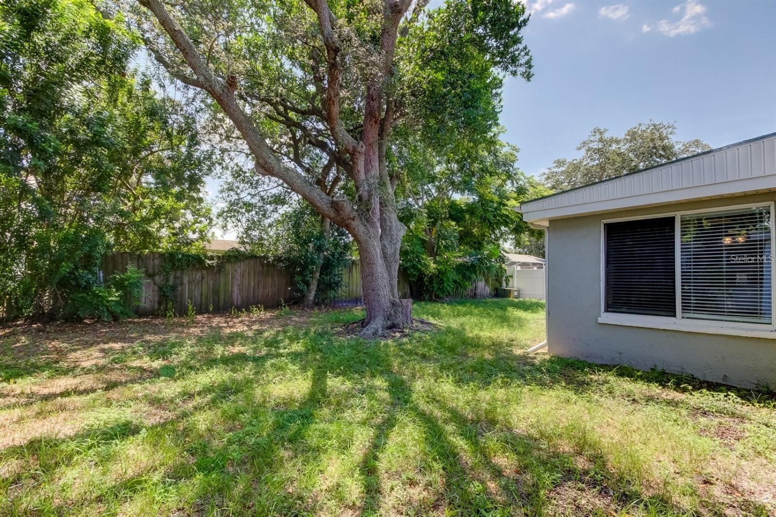 EMBASSY HILLS - Residential