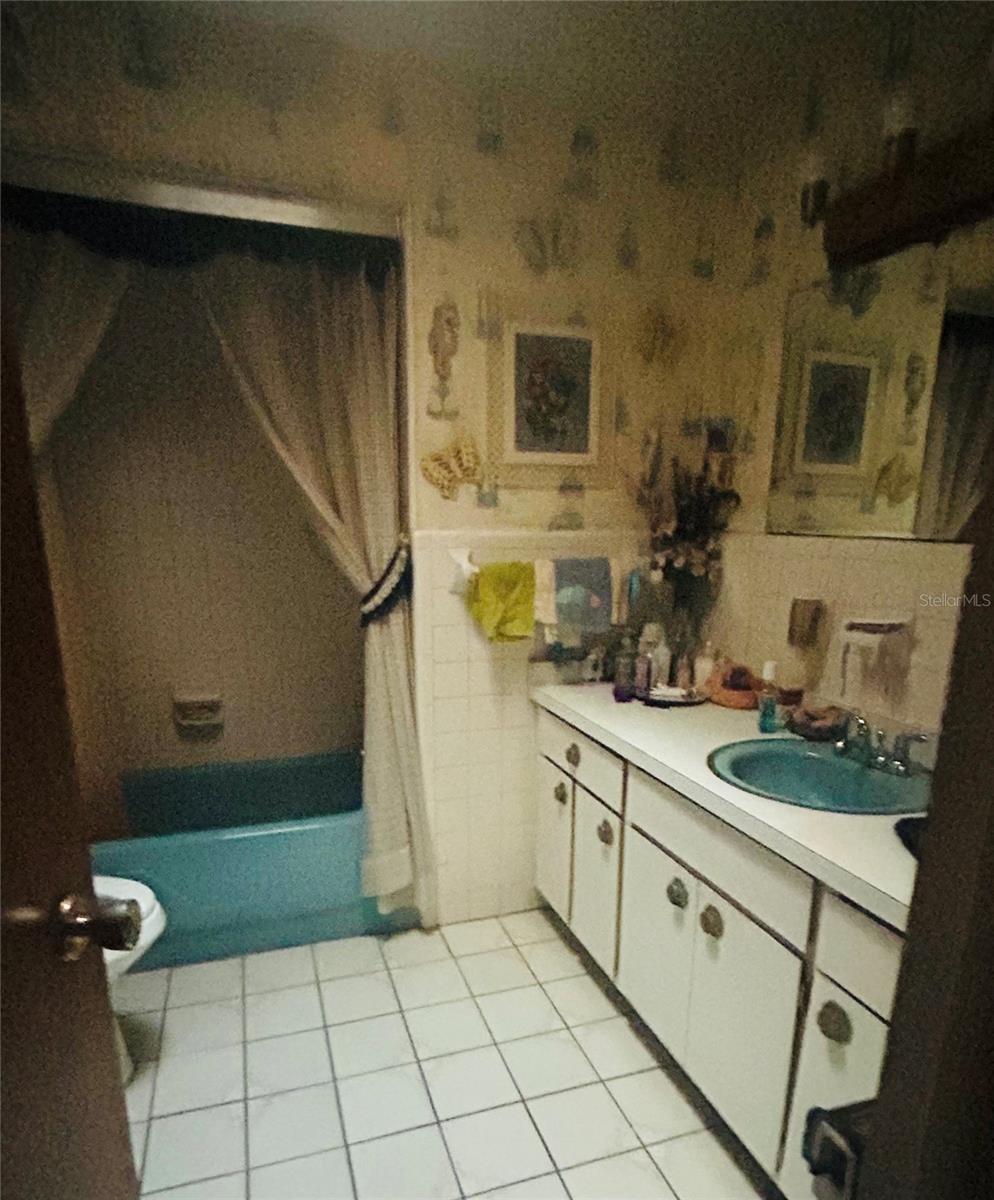 EASTBROOK SUB UNIT 14 - Residential