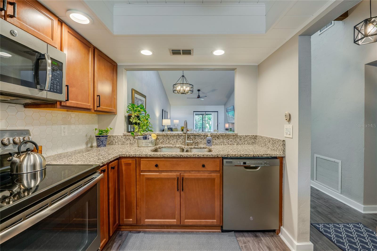 CHARTER OAKS TWNHMS - Residential