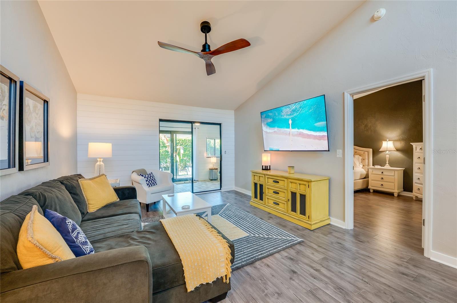 1228 CHARTER OAKS CIRCLE