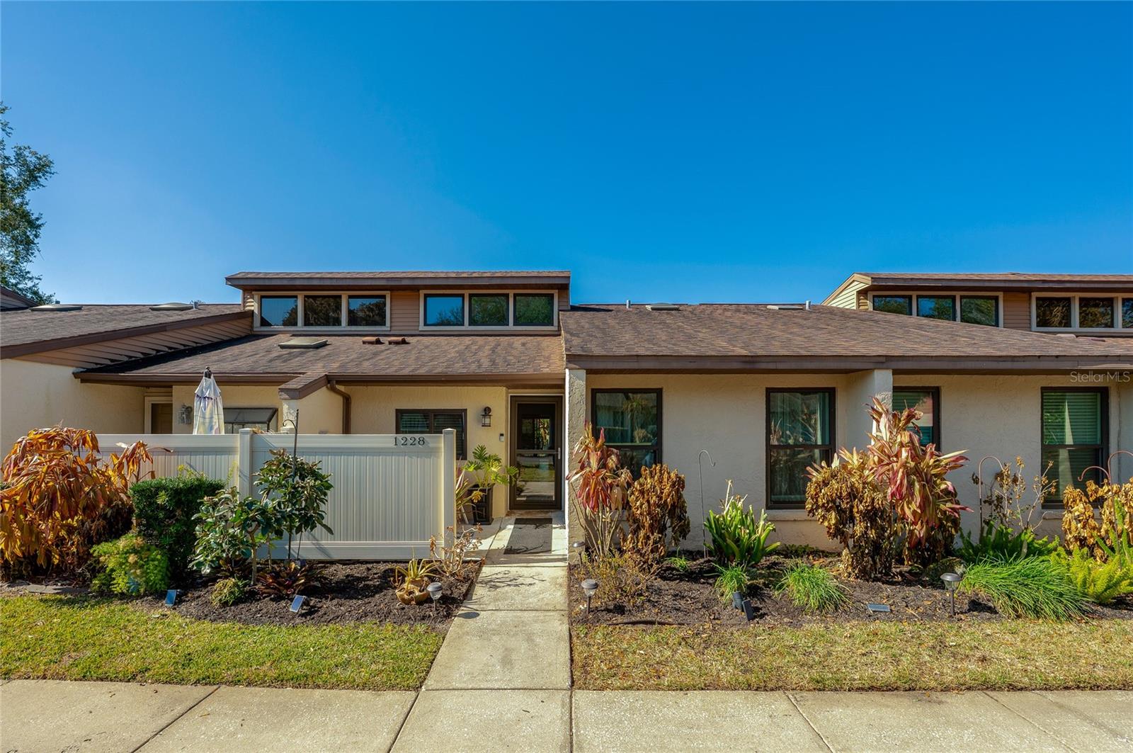 CHARTER OAKS TWNHMS - Residential