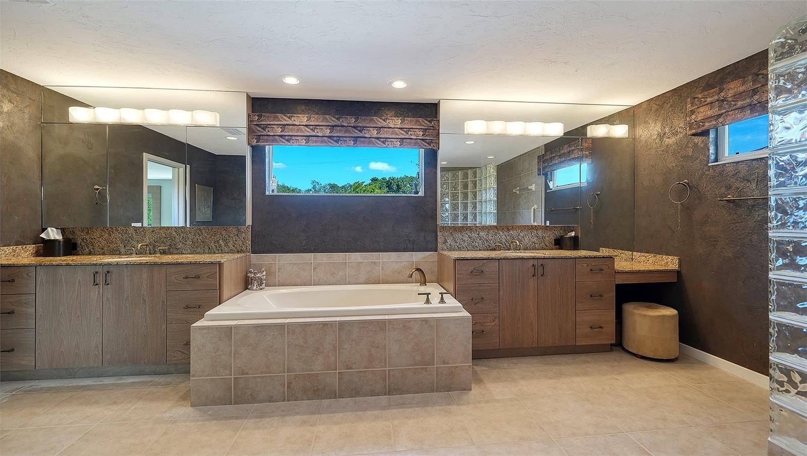 CORAL COVE - Residential