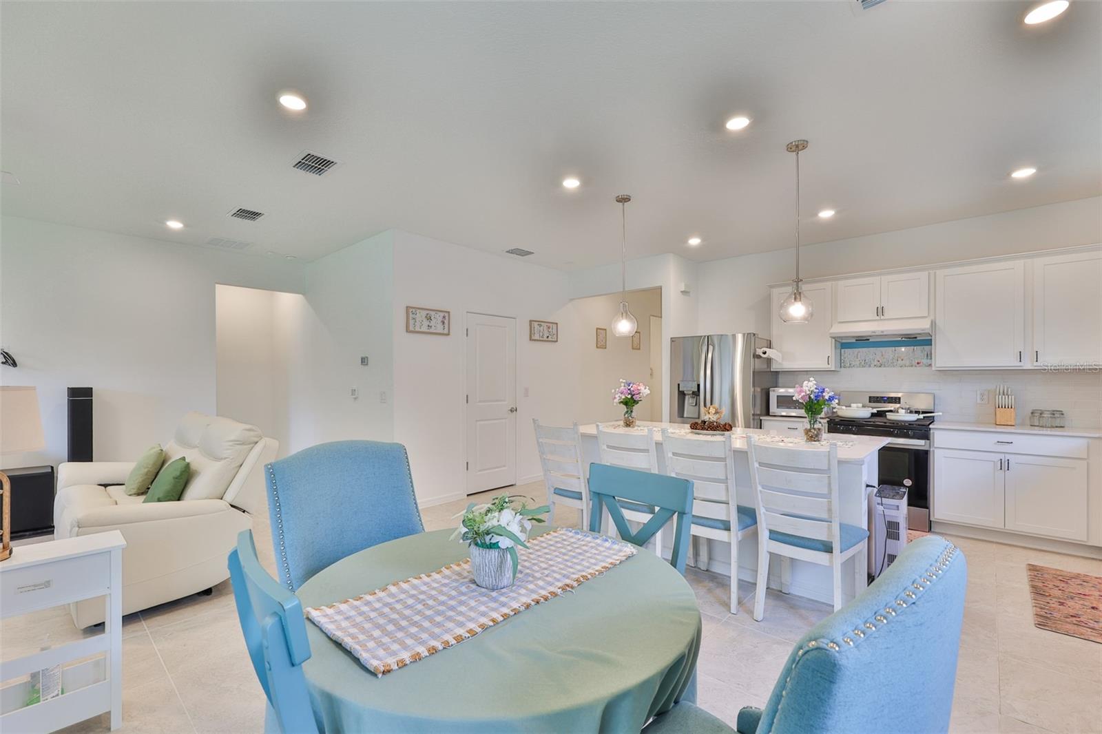 2948 FOREST MEADOW AVENUE