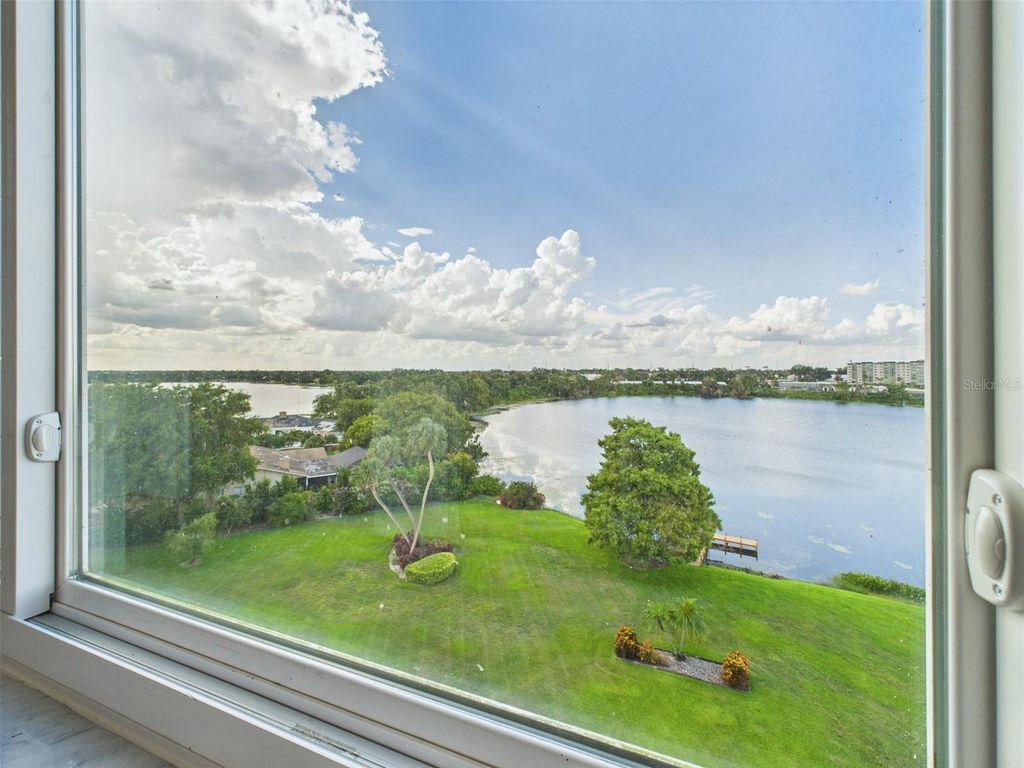 Photo of 700 Mirror Terrace NW #702, Winter Haven, FL 33881 (MLS # P4935137)