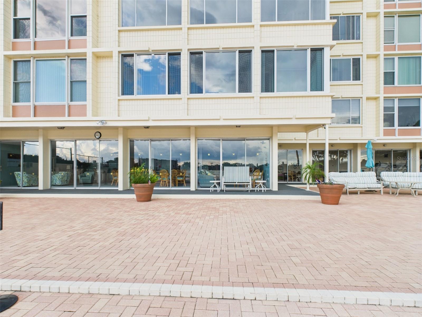 SPRING LAKE TOWERS - Residential