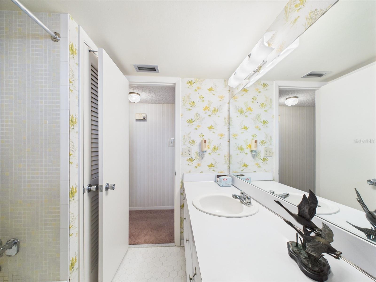 SPRING LAKE TOWERS - Residential