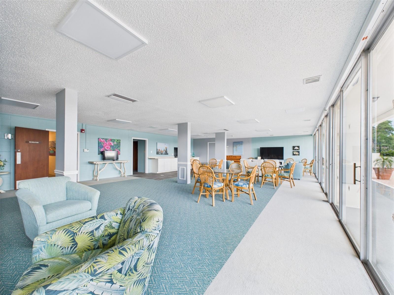 SPRING LAKE TOWERS - Residential