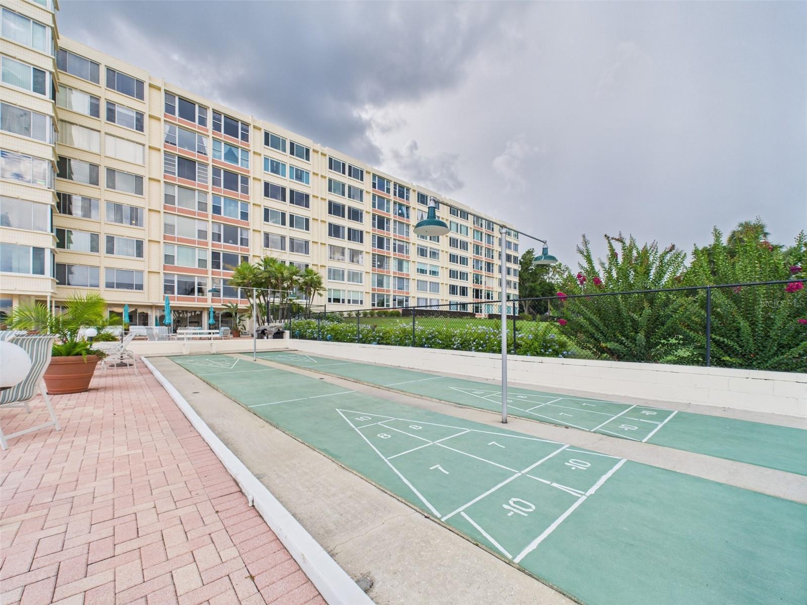 SPRING LAKE TOWERS - Residential