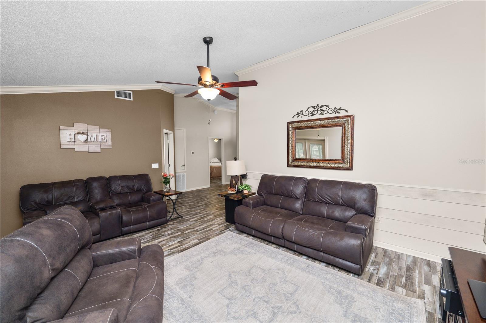 LINDALE ESTATES - Residential