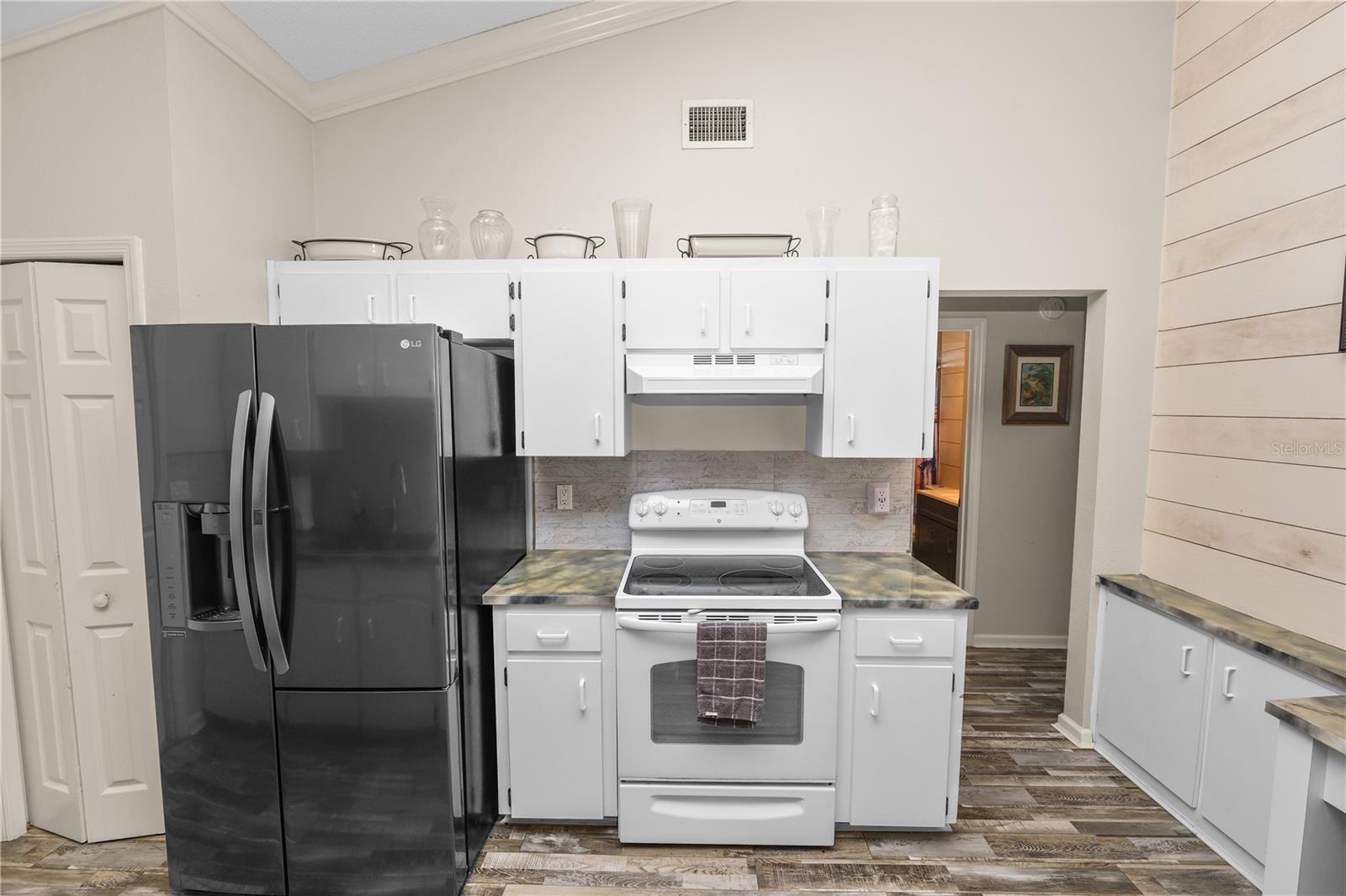 LINDALE ESTATES - Residential