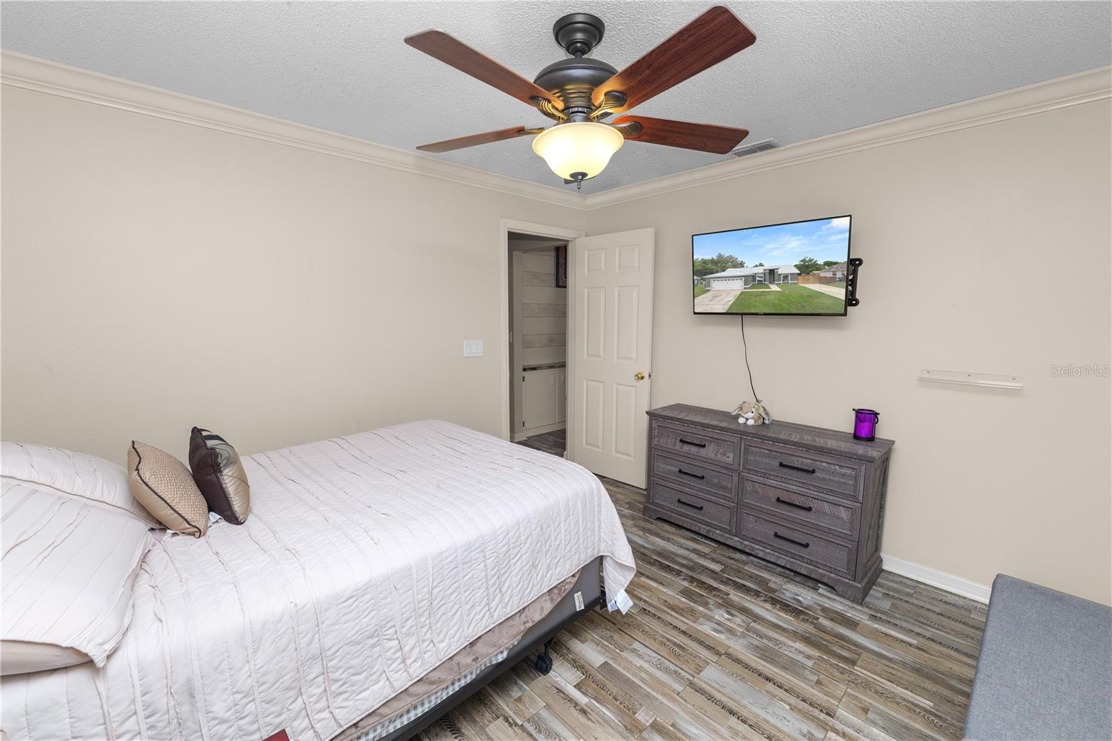 LINDALE ESTATES - Residential