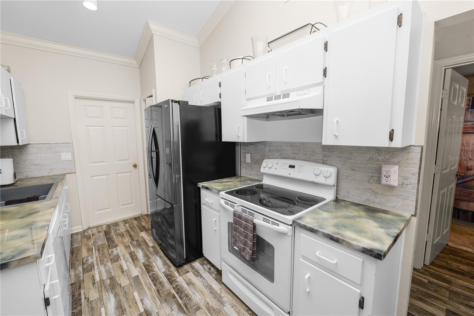 LINDALE ESTATES - Residential