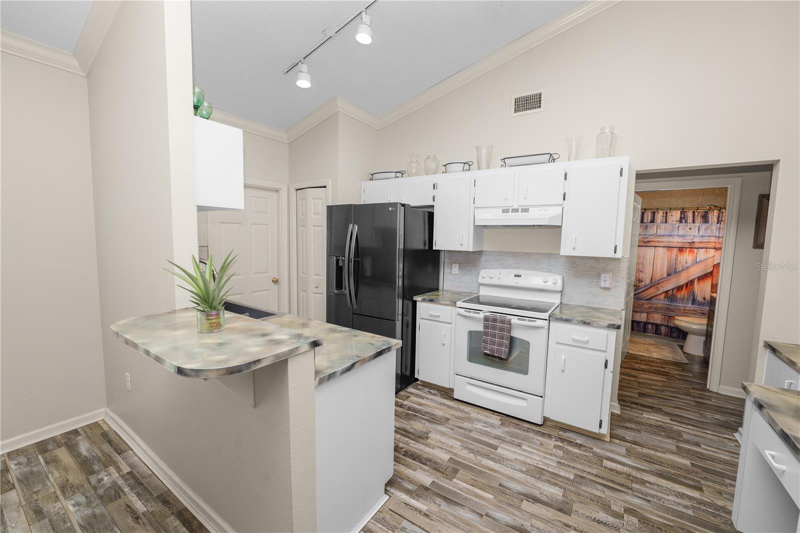 LINDALE ESTATES - Residential