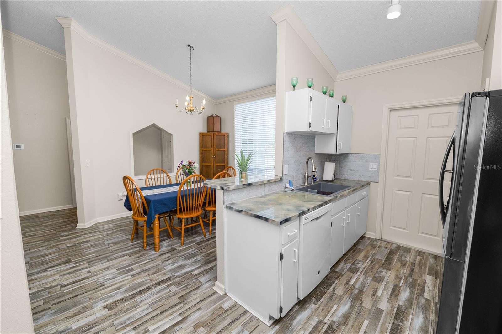 LINDALE ESTATES - Residential