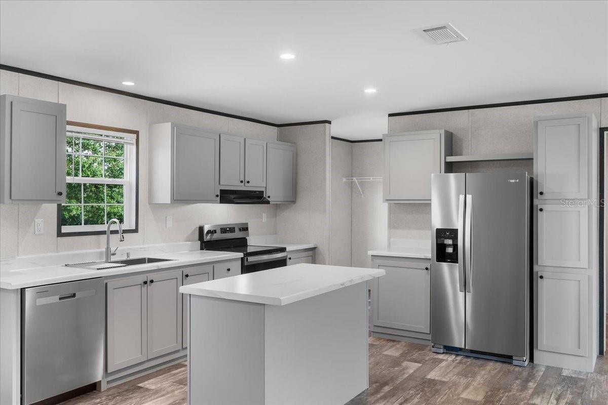 OAKRIDGE ESTATES - Residential