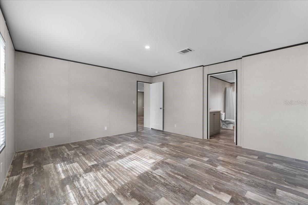 OAKRIDGE ESTATES - Residential