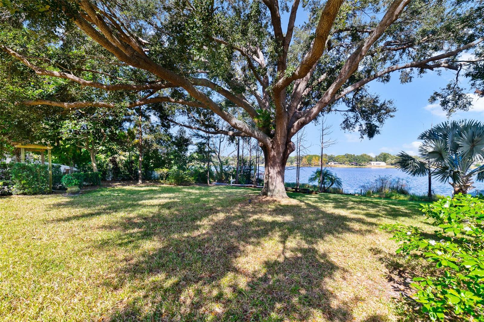 BAY LAKES AT GRANADA SEC 04 - Residential Lease