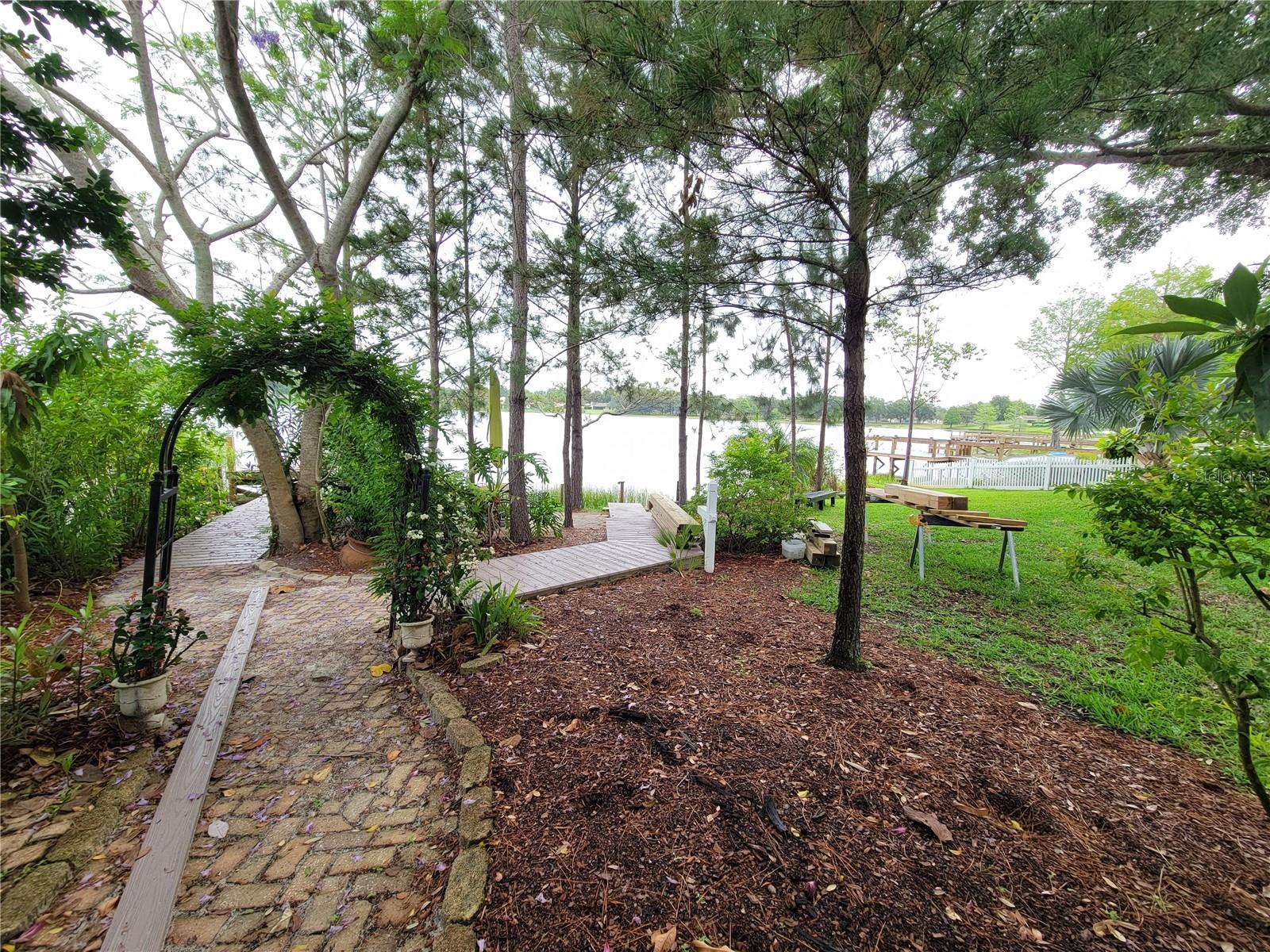 BAY LAKES AT GRANADA SEC 04 - Residential Lease