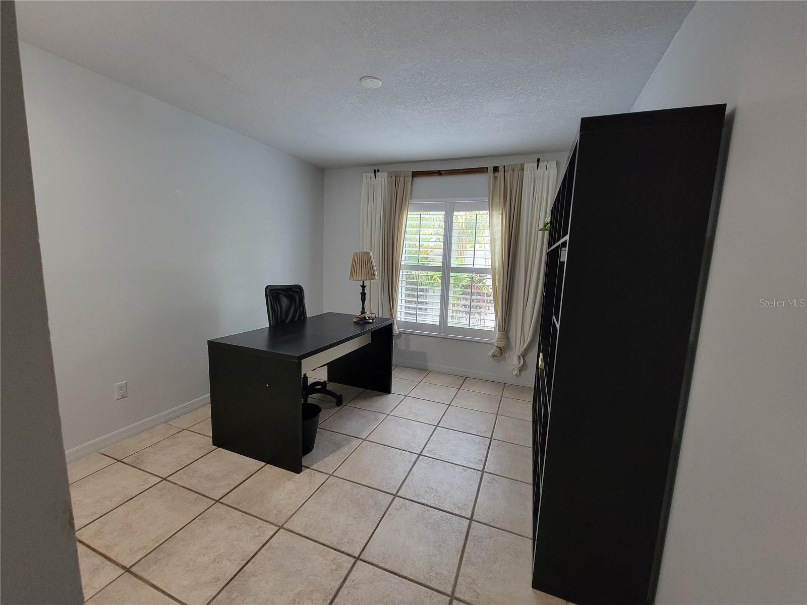 BAY LAKES AT GRANADA SEC 04 - Residential Lease