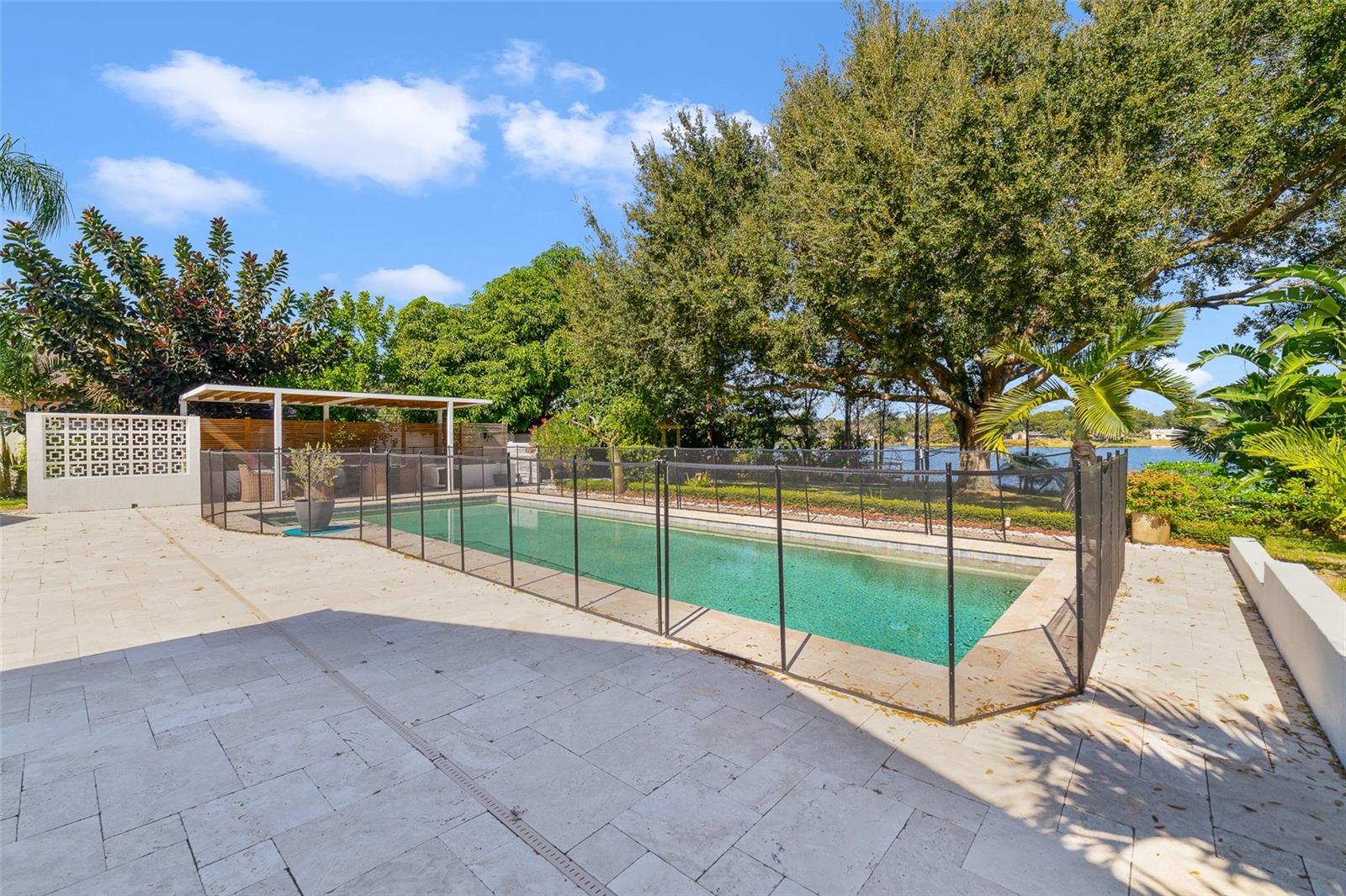 BAY LAKES AT GRANADA SEC 04 - Residential Lease