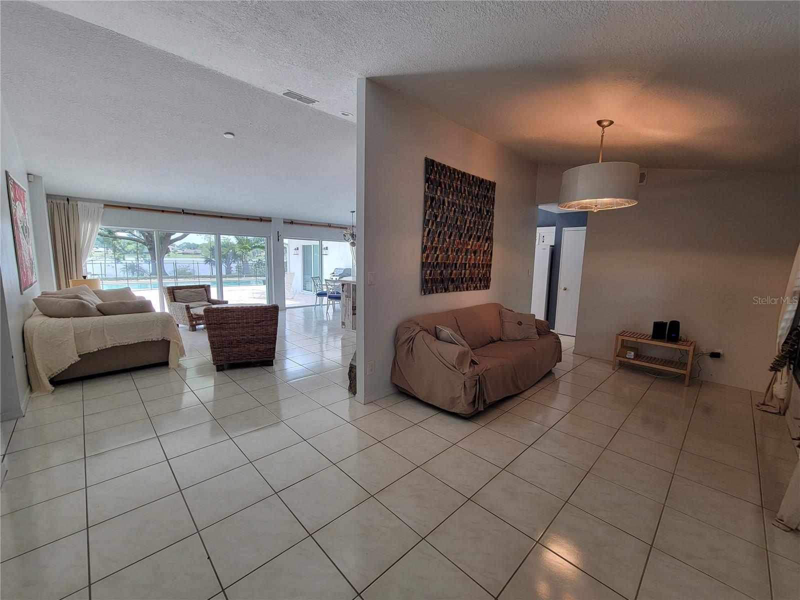 BAY LAKES AT GRANADA SEC 04 - Residential Lease