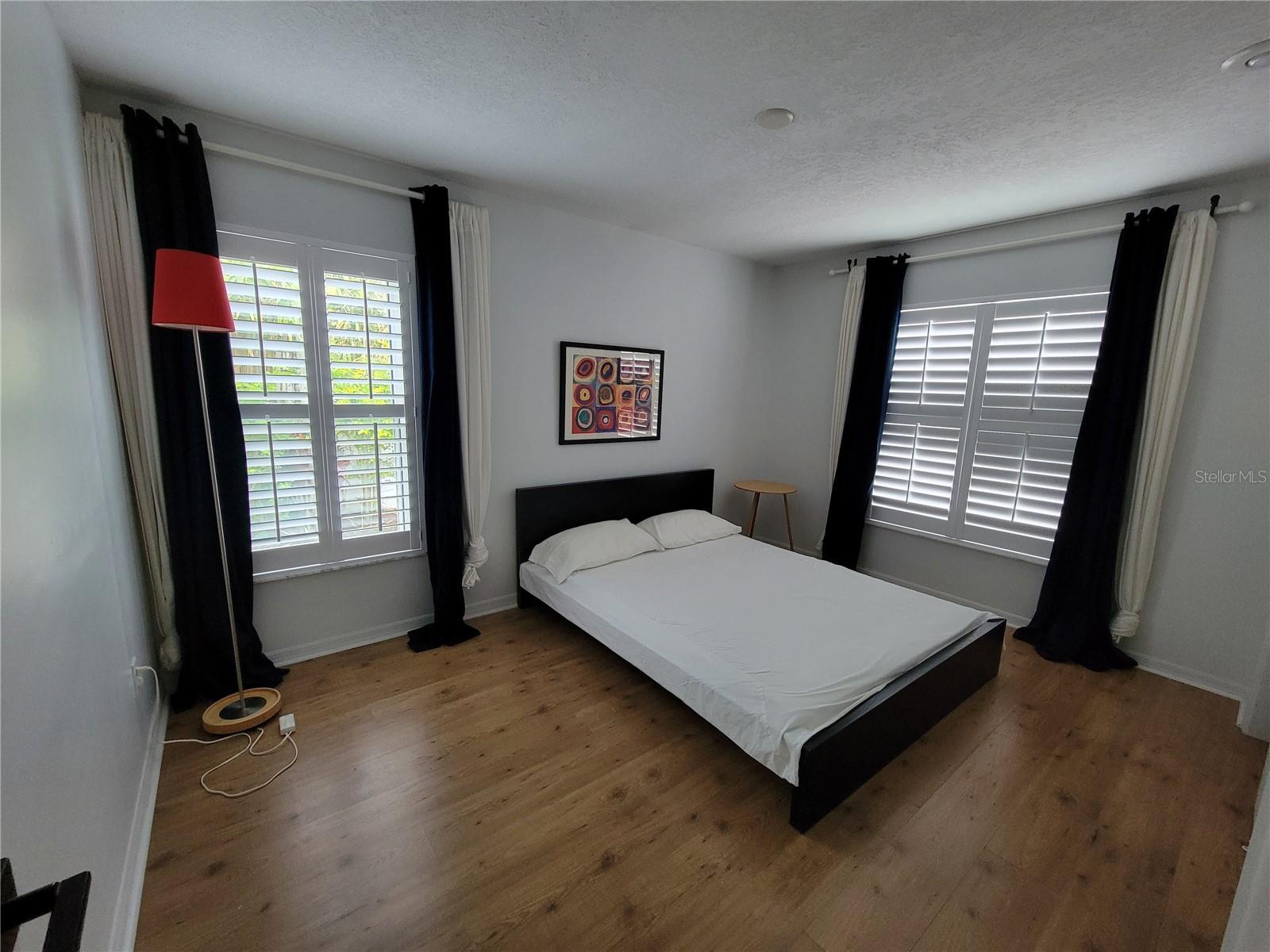 BAY LAKES AT GRANADA SEC 04 - Residential Lease