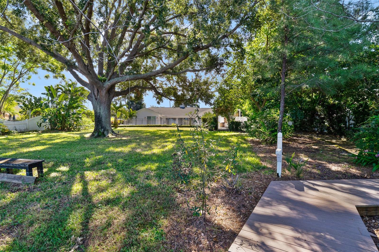 BAY LAKES AT GRANADA SEC 04 - Residential Lease