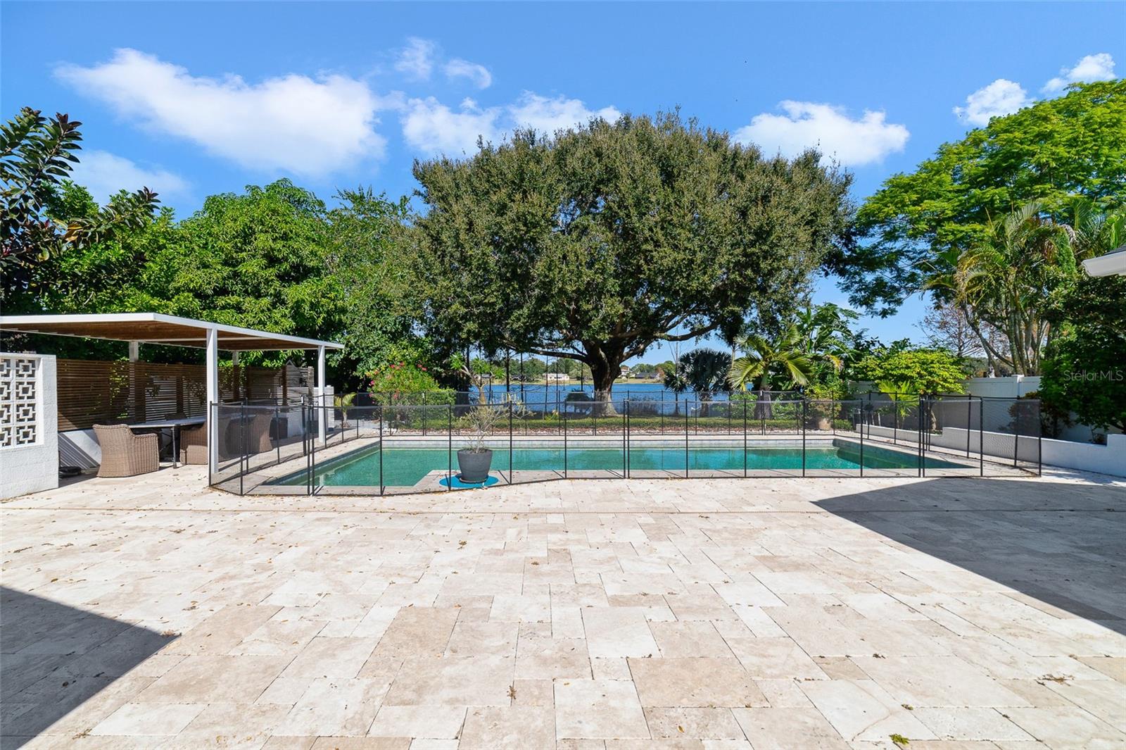 BAY LAKES AT GRANADA SEC 04 - Residential Lease