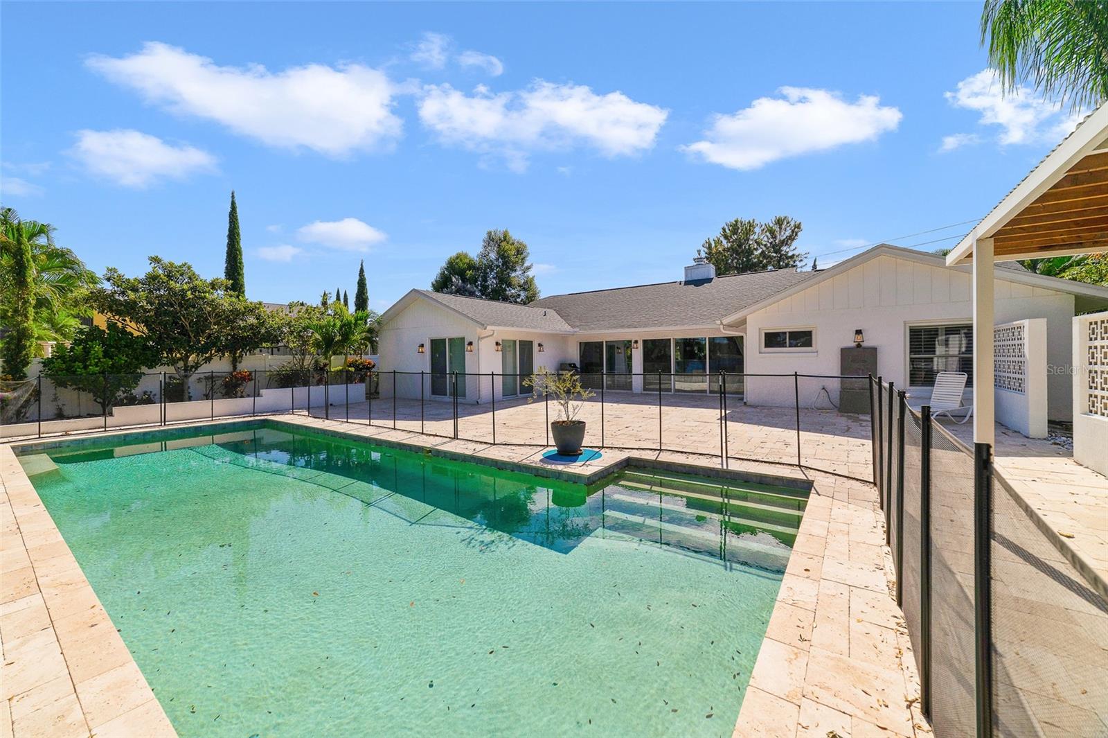 BAY LAKES AT GRANADA SEC 04 - Residential Lease