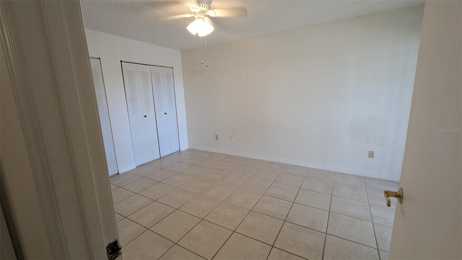 VINTAGE GRAND - Residential Lease