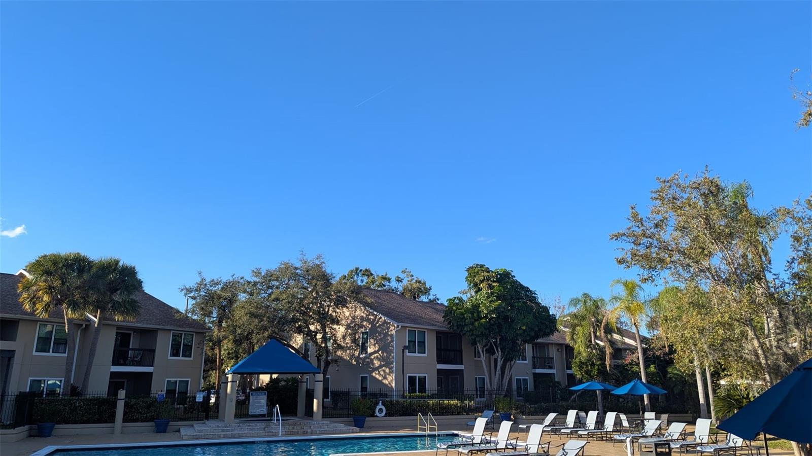 VINTAGE GRAND - Residential Lease