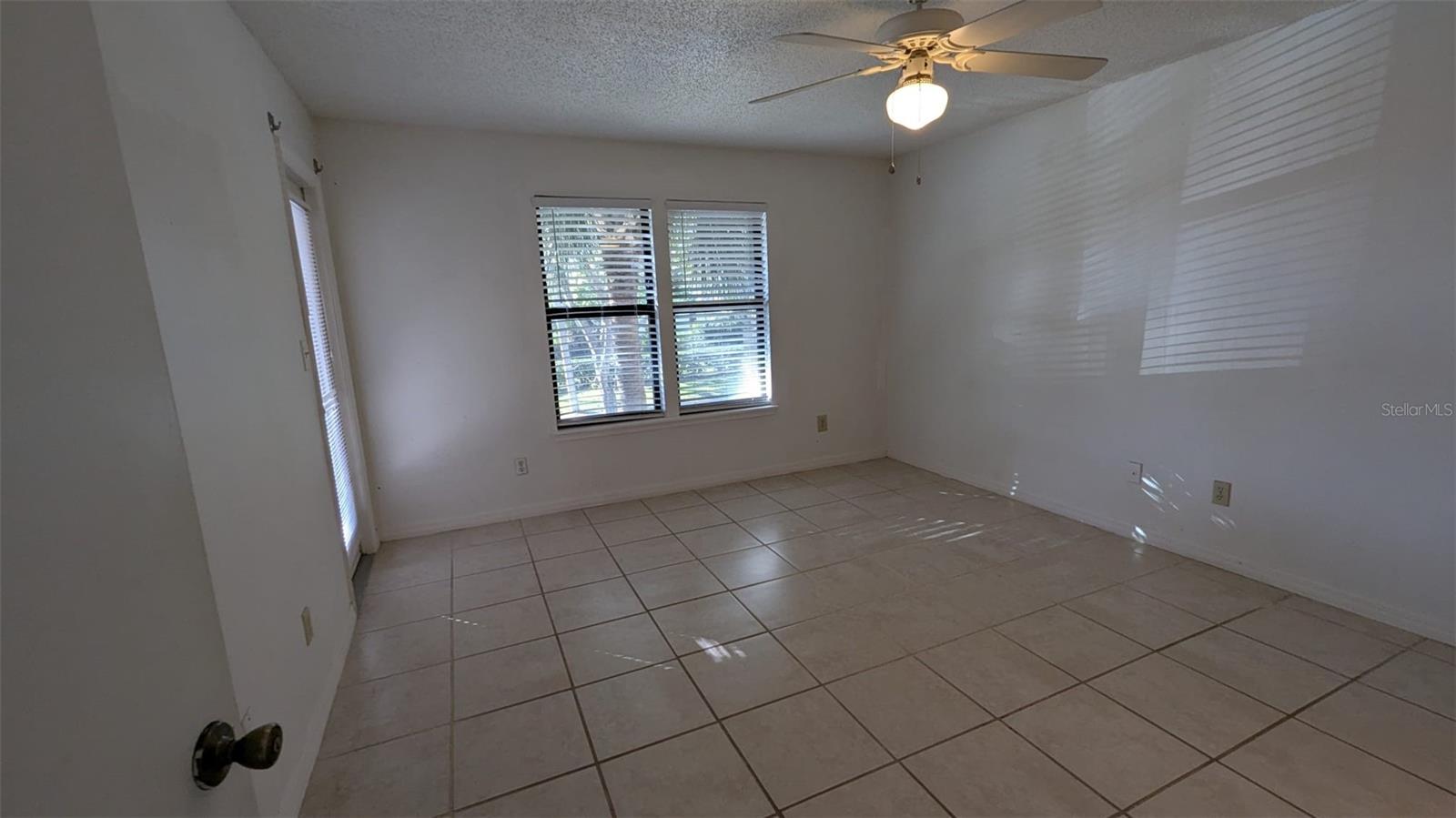 VINTAGE GRAND - Residential Lease