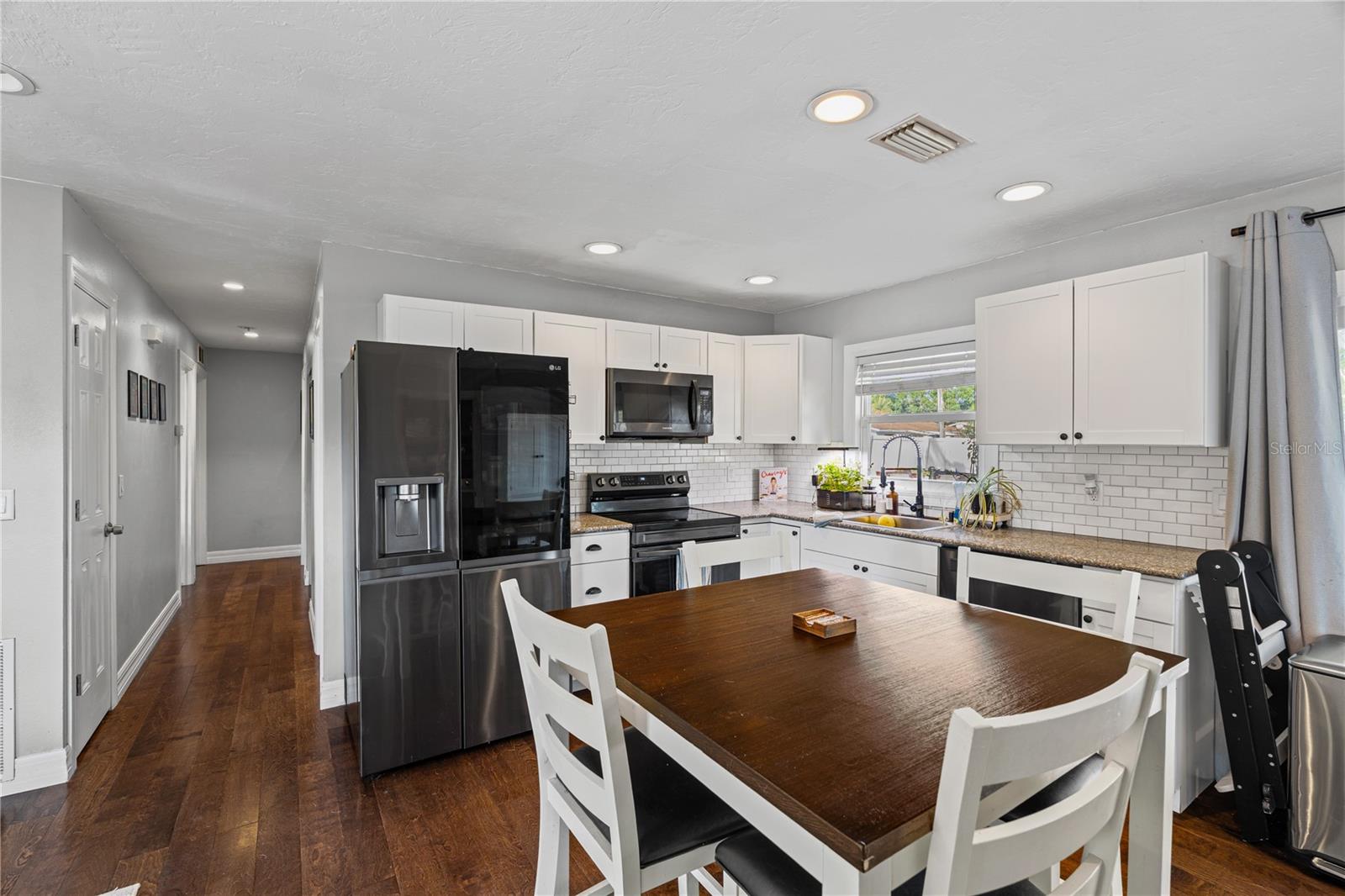 RIDGEWOOD ESTATES 09TH ADD - Residential