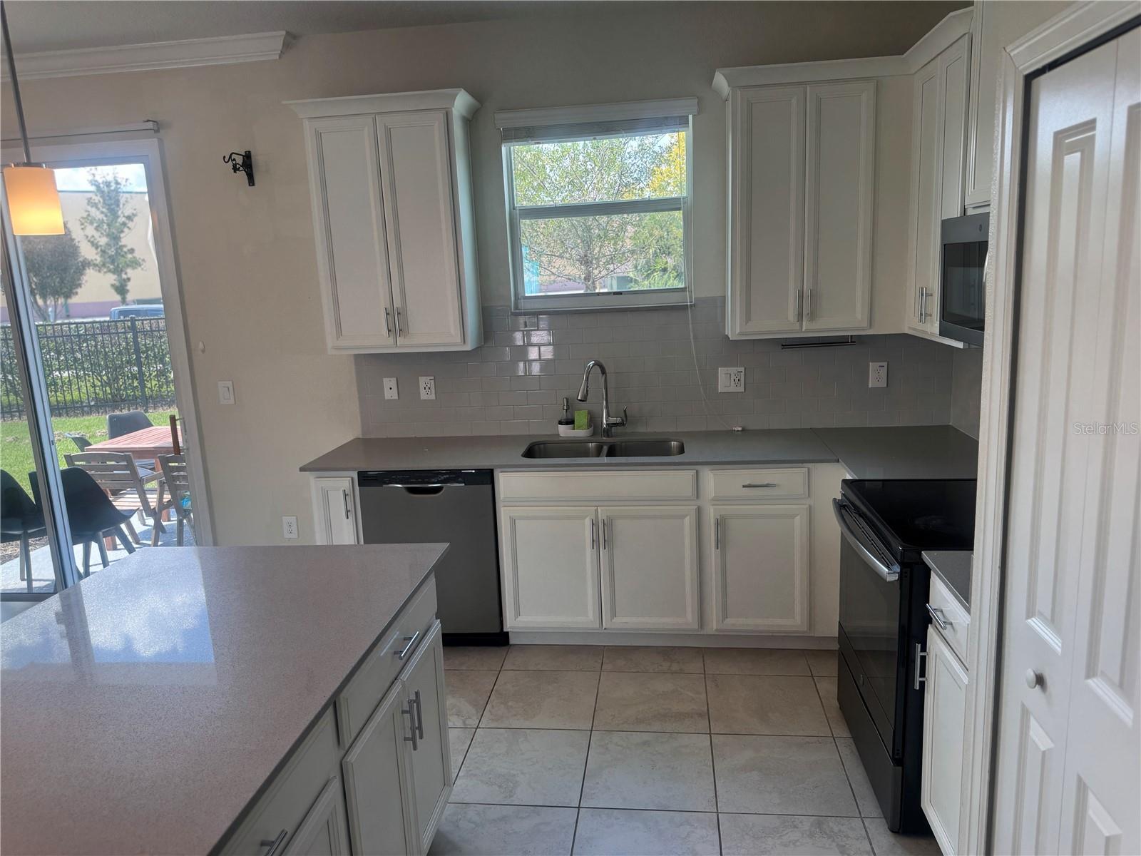 STOREY LAKE TR K - Residential