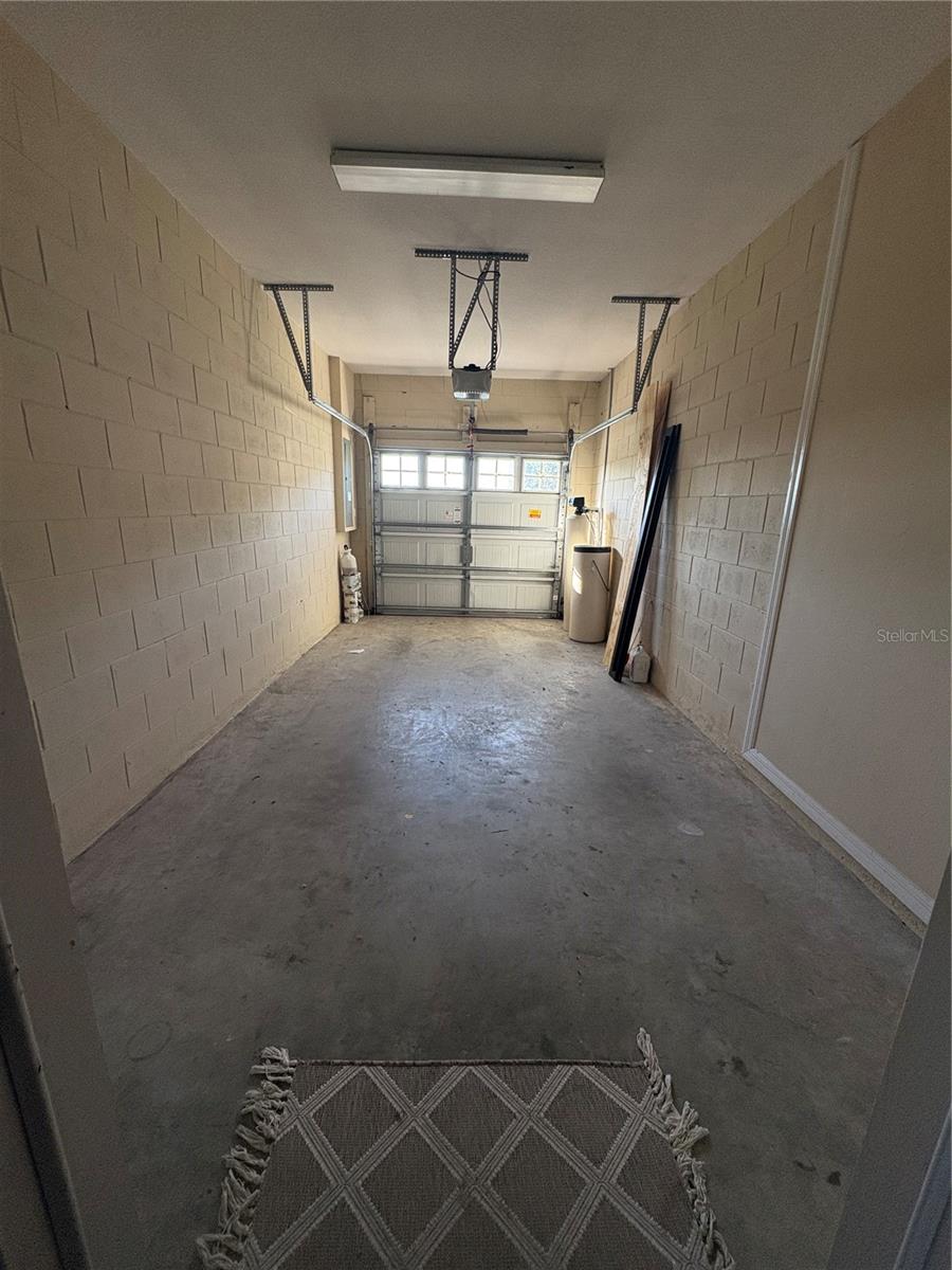 TRADITIONS PH 01 - Residential Lease