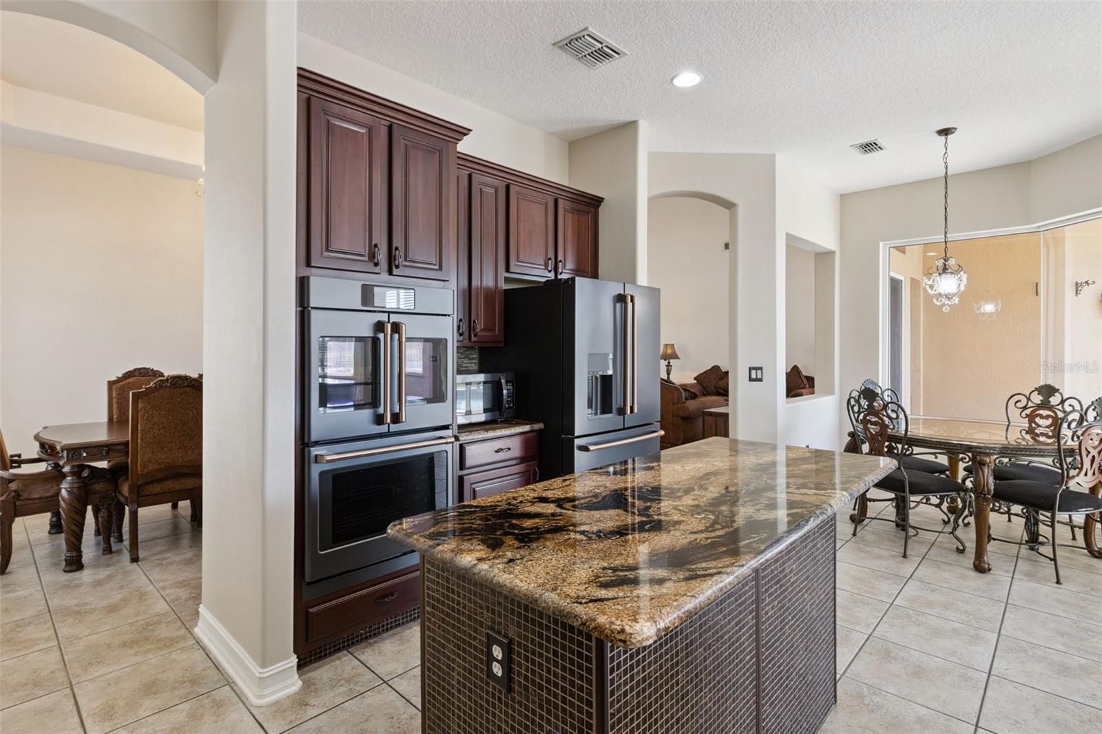 BUCKINGHAM ESTATES - Residential