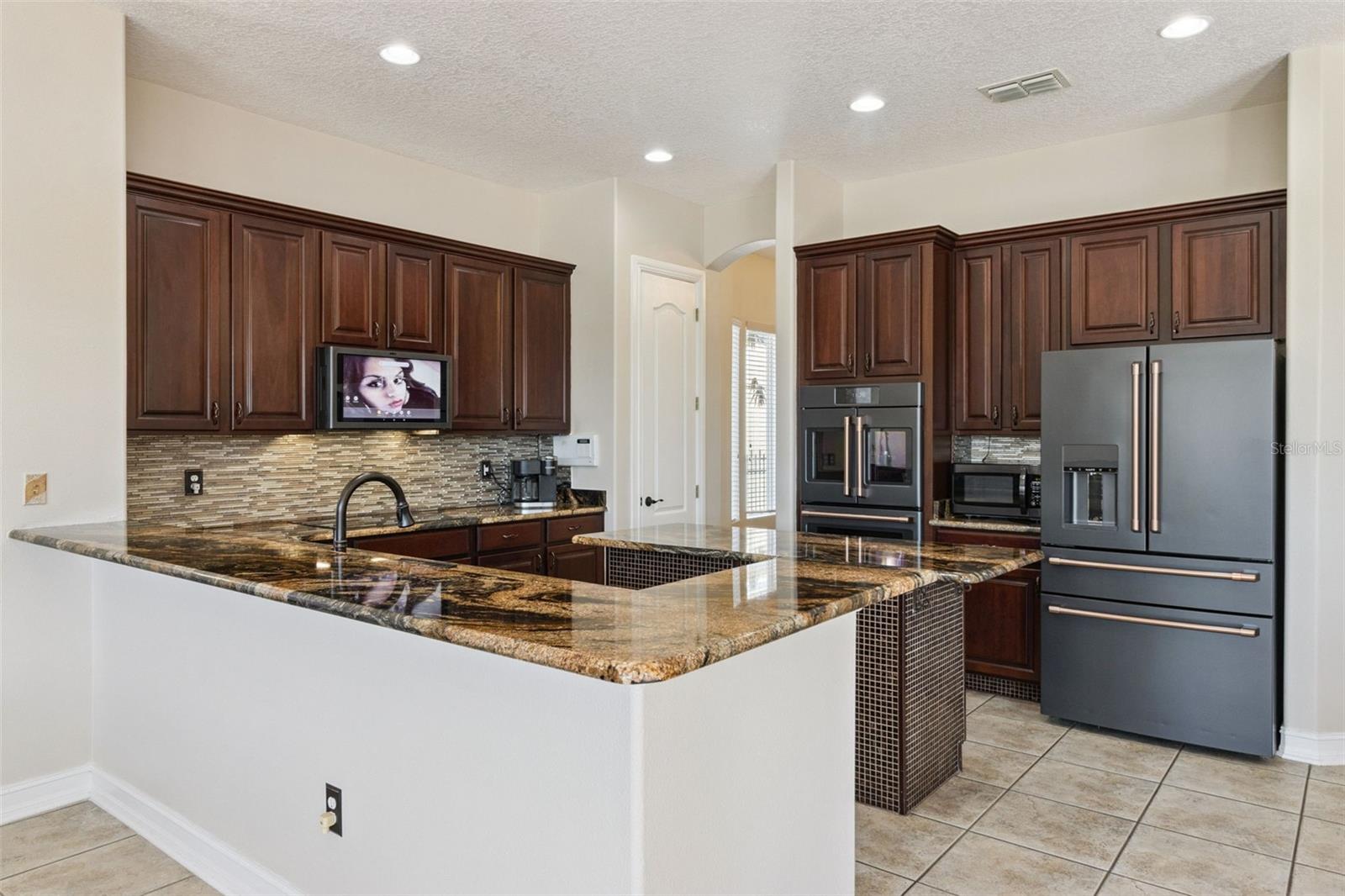 BUCKINGHAM ESTATES - Residential