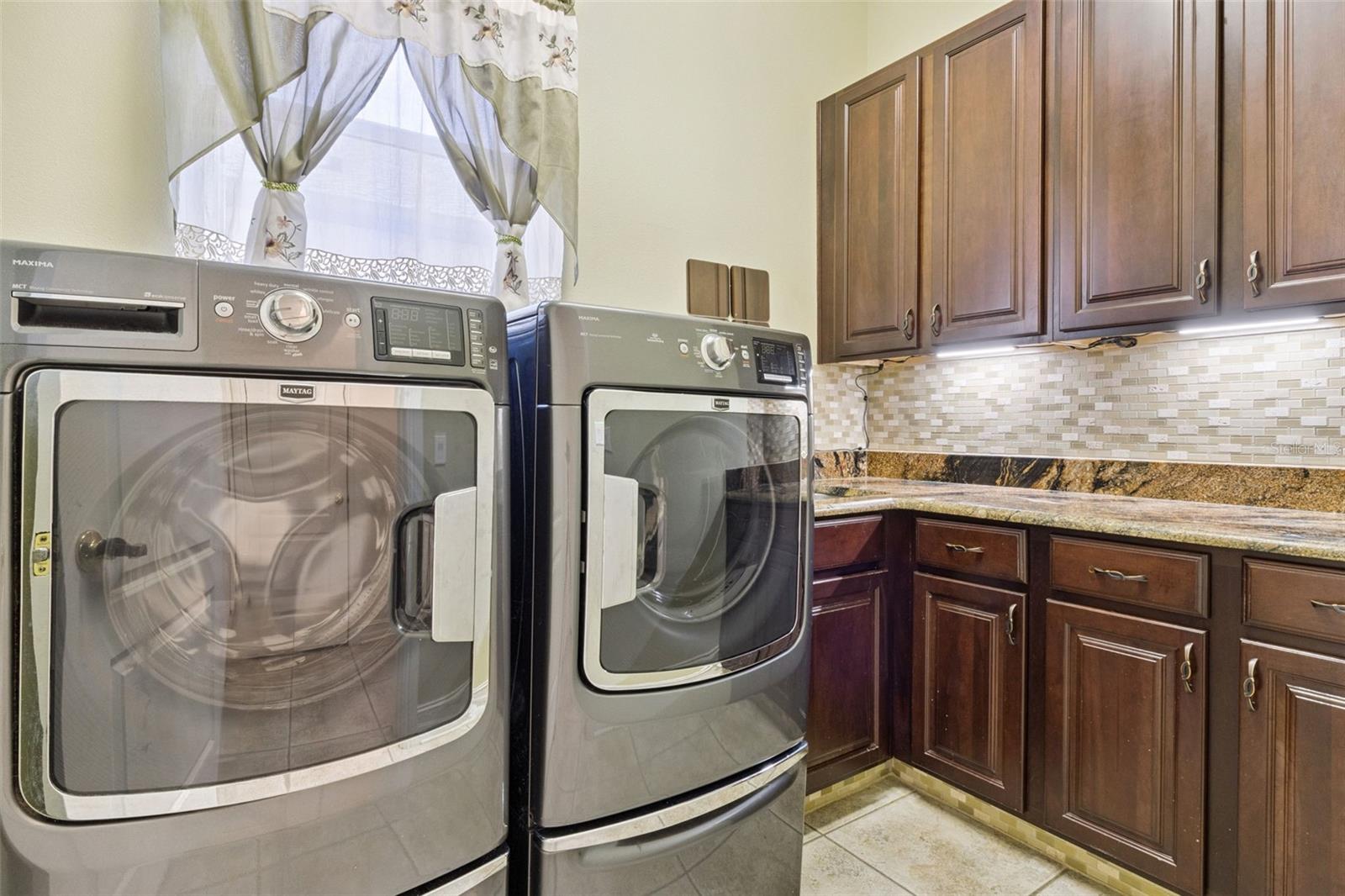 BUCKINGHAM ESTATES - Residential