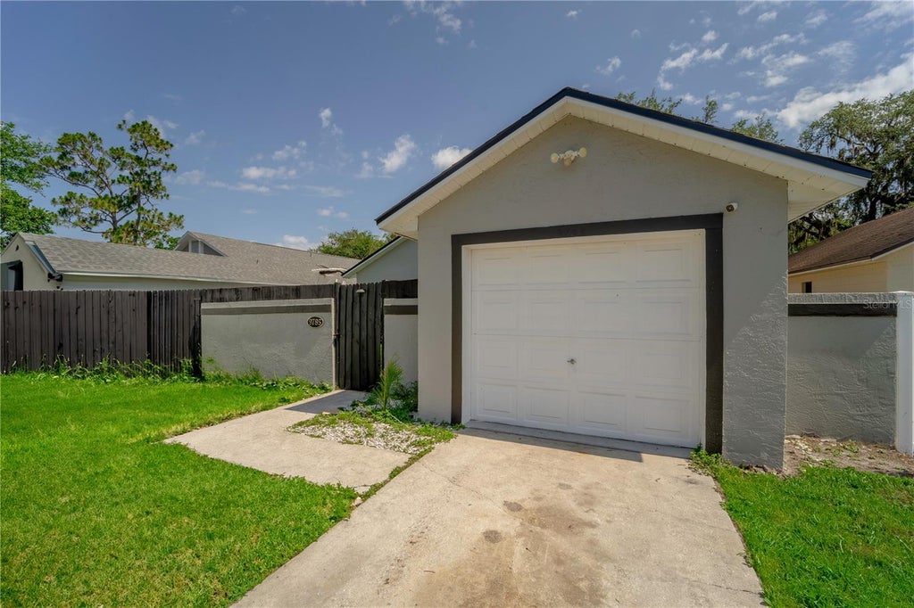 Photo of 9785 Piney Point Circle, Orlando, FL 32825 (MLS # O6450191)