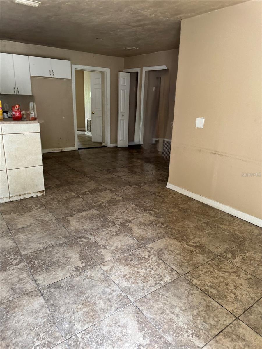 CANDLELIGHT OAKS - Residential