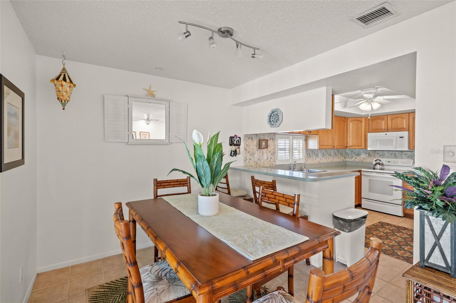 EAST LAKE WOODLANDS CLUSTER HOMES - Residential