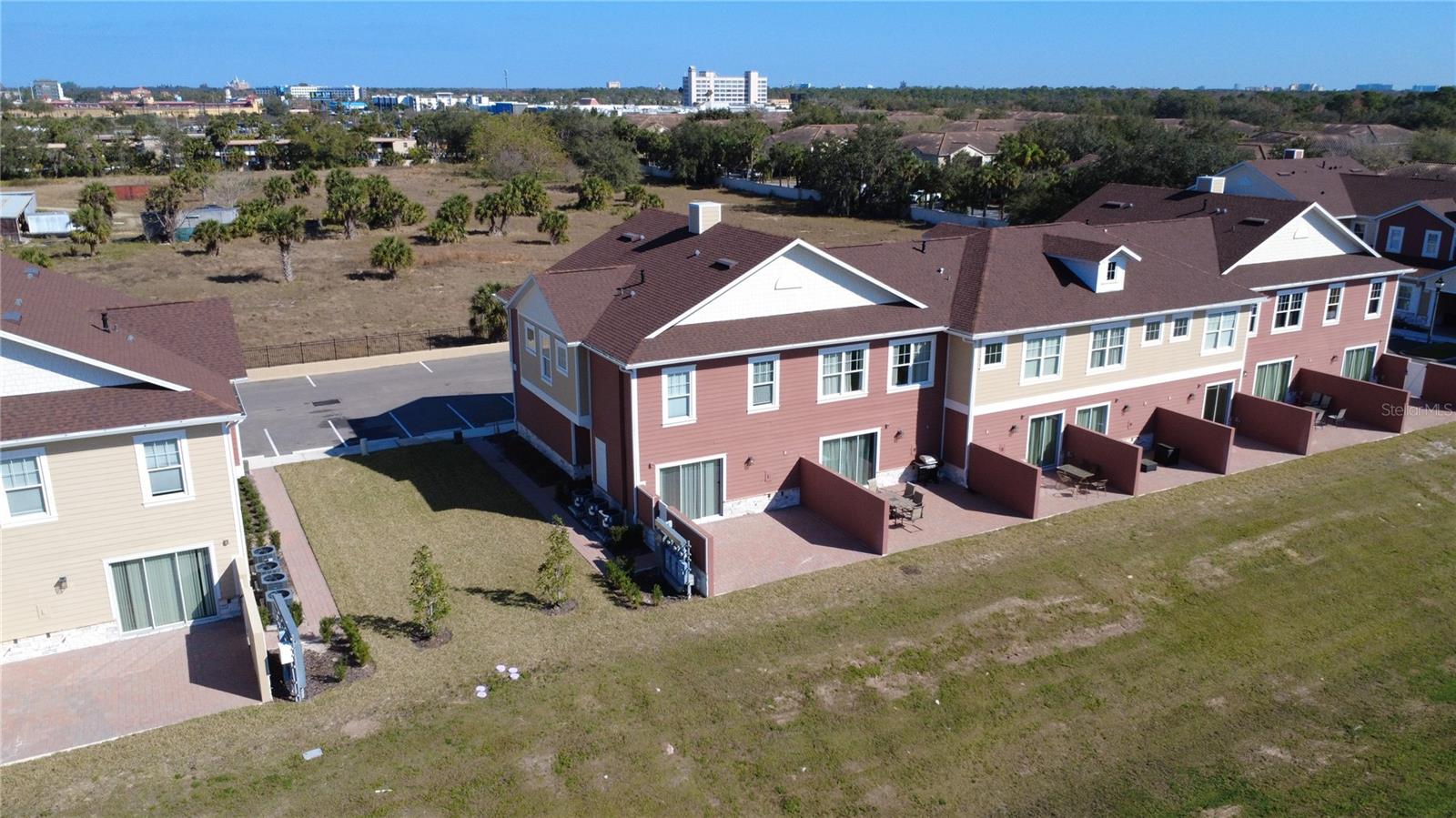 7562 SUNFLOWER CIRCLE