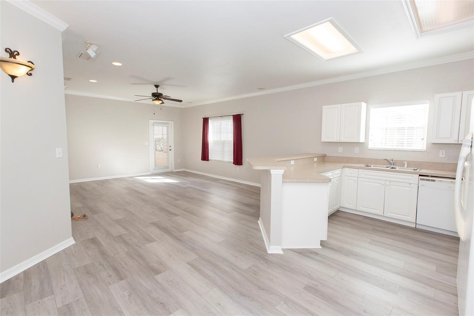 BLUES CREEK GARDENS - Residential Lease