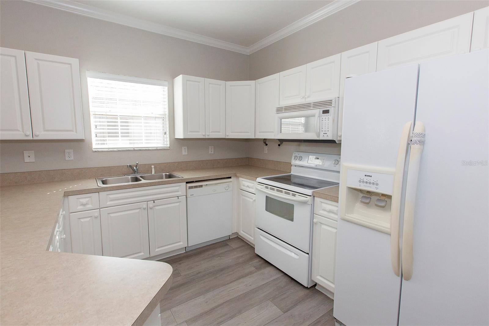 BLUES CREEK GARDENS - Residential Lease