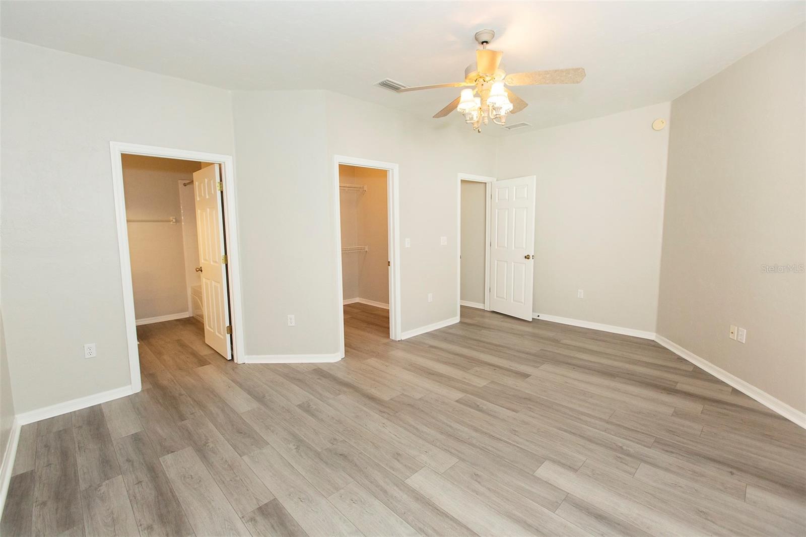 BLUES CREEK GARDENS - Residential Lease