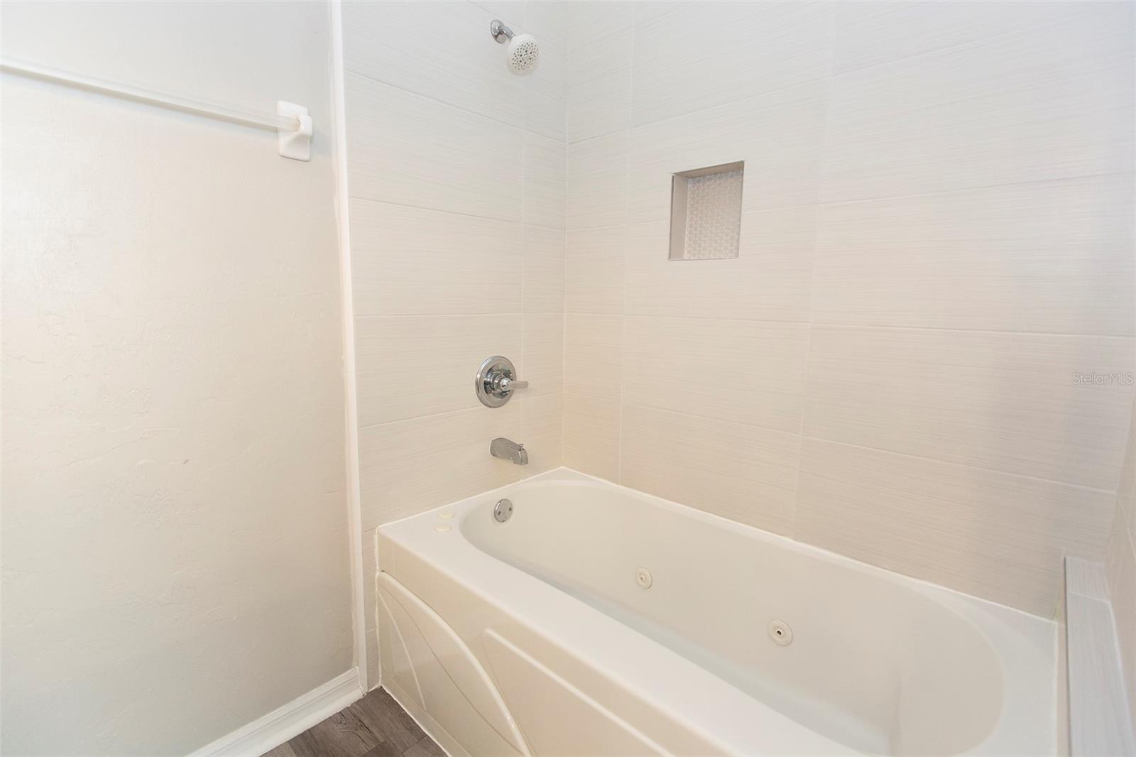 BLUES CREEK GARDENS - Residential Lease