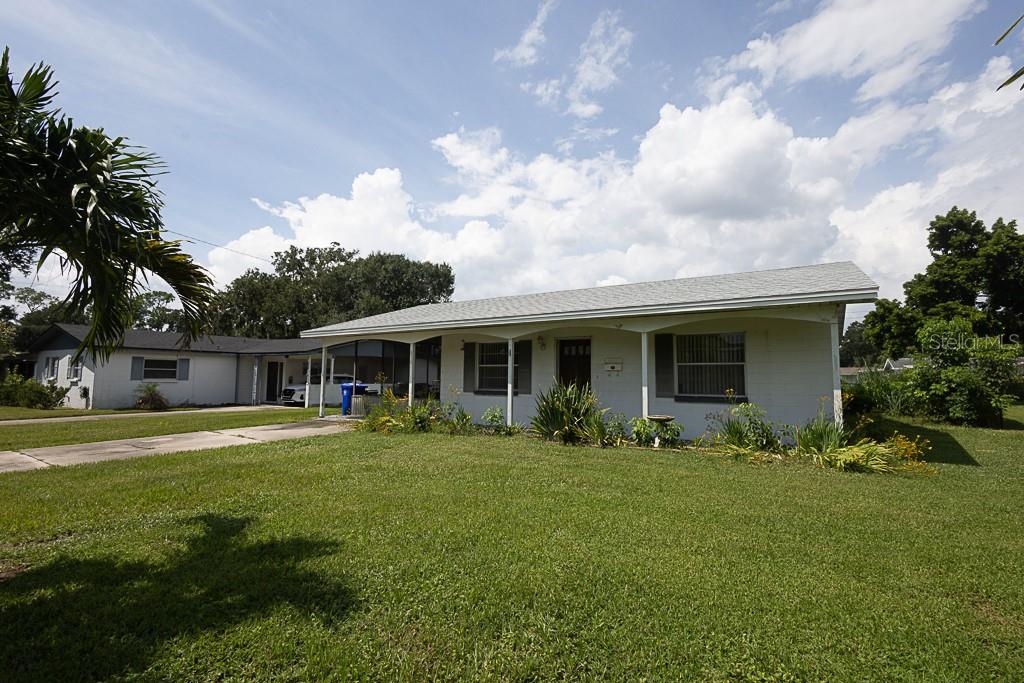 Charming mid-century gem in Southwest Lakeland. This 3 bedroom, 1 bathroom home with 1,240 square feet of living space,has been lovingly maintained. A new roof installed 2 years ago and a new HVAC added just 1 year ago ensure both comfort and peace of mind. The fully fenced backyard is perfect for year-round outdoor gatherings. With no HOA, city water and sewer, and a well-kept interior, this home is easy to enjoy and maintain.
Inside, the home shows beautifully with a layout that maximizes space. Located in a walkable, established neighborhood, you are minutes from Southwest Elementary, Southwest Middle, local parks, shopping, and restaurants. Downtown Lakeland is less than 10 mins away, offering dining, museums, theaters, and vibrant city life.
This home blends the best of retro charm and modern convenience, making it a rare find in today’s market.