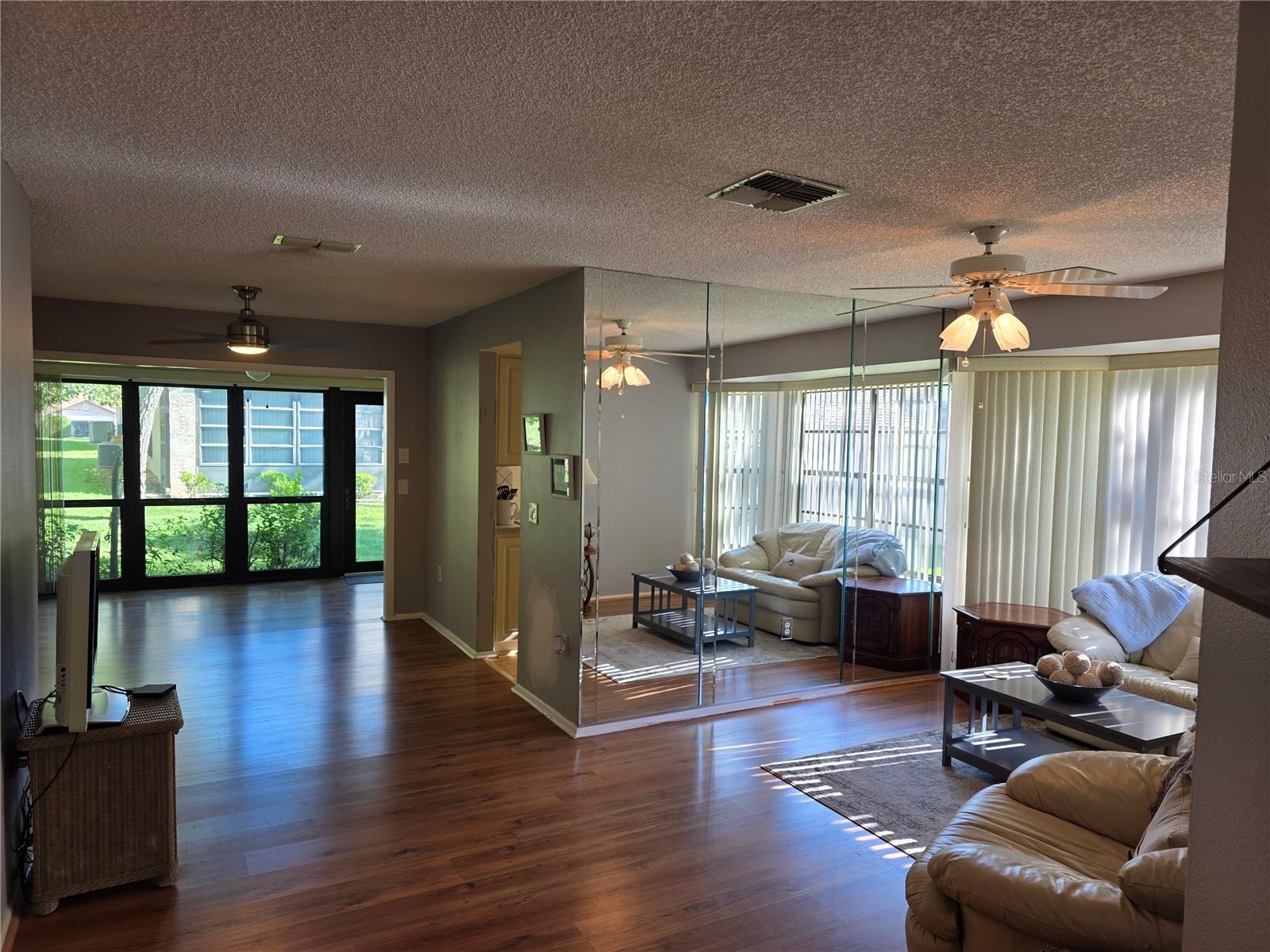 6764 PEARLEAF COURT