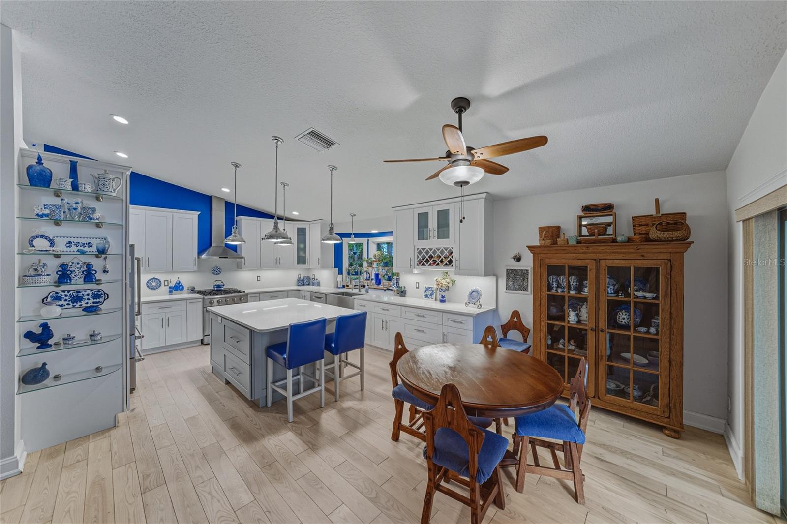 LAKE BERNADETTE - Residential